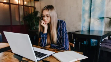 accessory-adult-beautiful-break-brunette-business